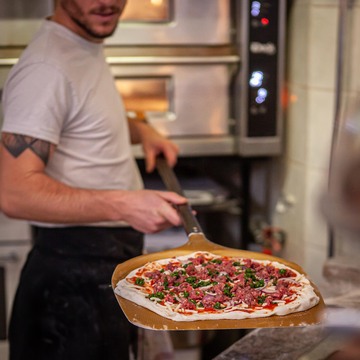 Pizzaïolo à domicile à Bordeaux : des pizzas artisanales pour tous vos événements !